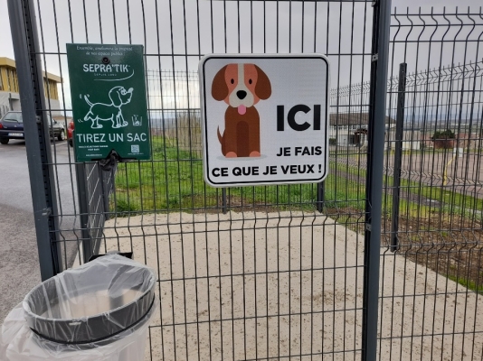 parc à toutou rue Hérault de Séchelles