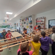 23 mai : Construction d'un avion de 4metres en CM2 Ecole Madeleine Vernet