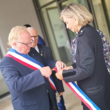 Coupure du ruban par Mme Valérie Pécresse et Guy Muller