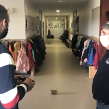 Oobybot pour les petits avec une console façon manette de jeu vidéo 