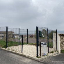 parc à chien rue Hérault de Séchelles